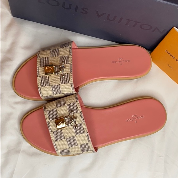 ❗️SOLD❗️NEW Louis Vuitton Lock It Mule Sandals - Picture 2 of 6